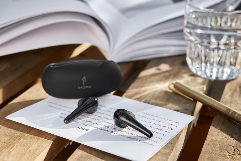 1 More TWS Headset (1).jpg 1 More TWS Headset (1).jpg